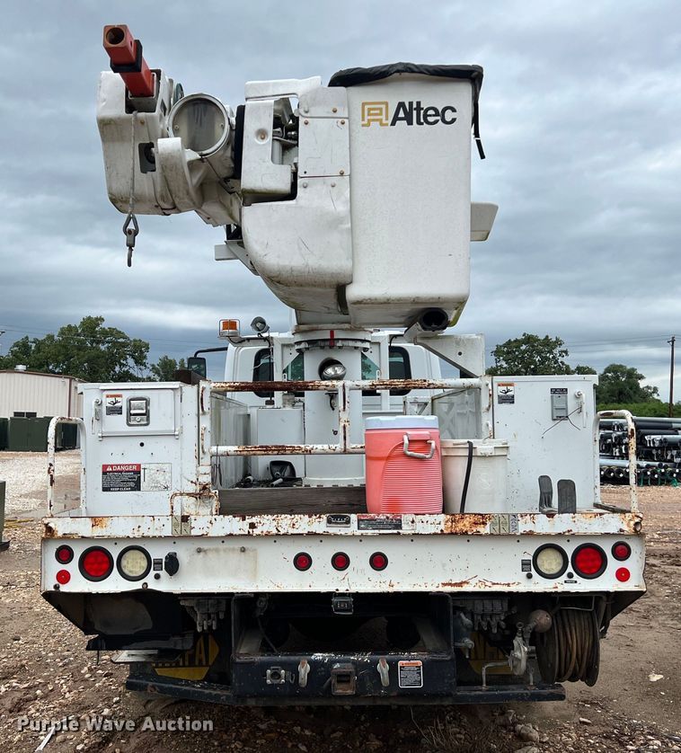 image for item DS3030 2014 International  4300 bucket truck