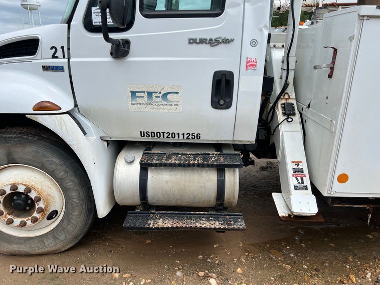 image for item DS3030 2014 International  4300 bucket truck