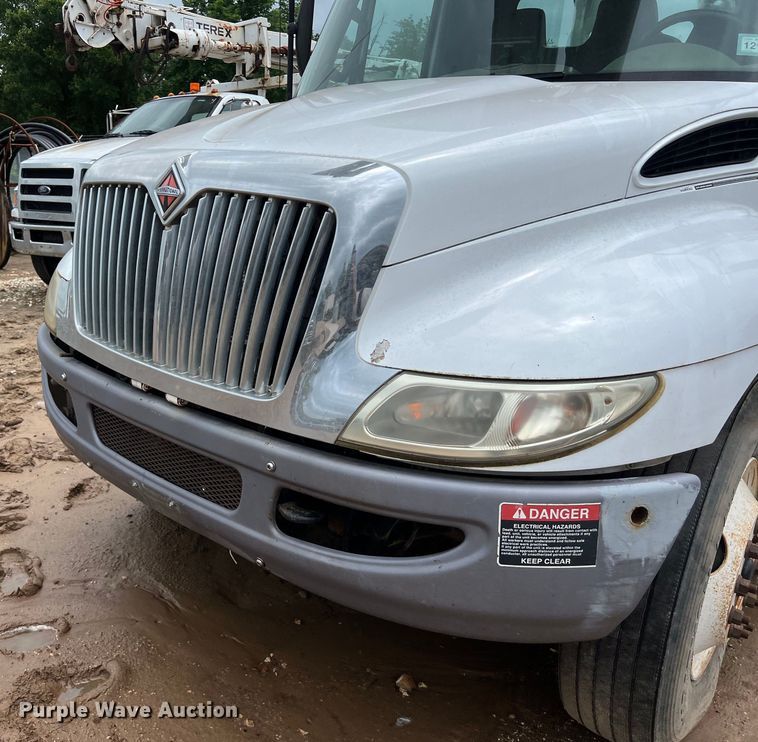 image for item DS3030 2014 International  4300 bucket truck