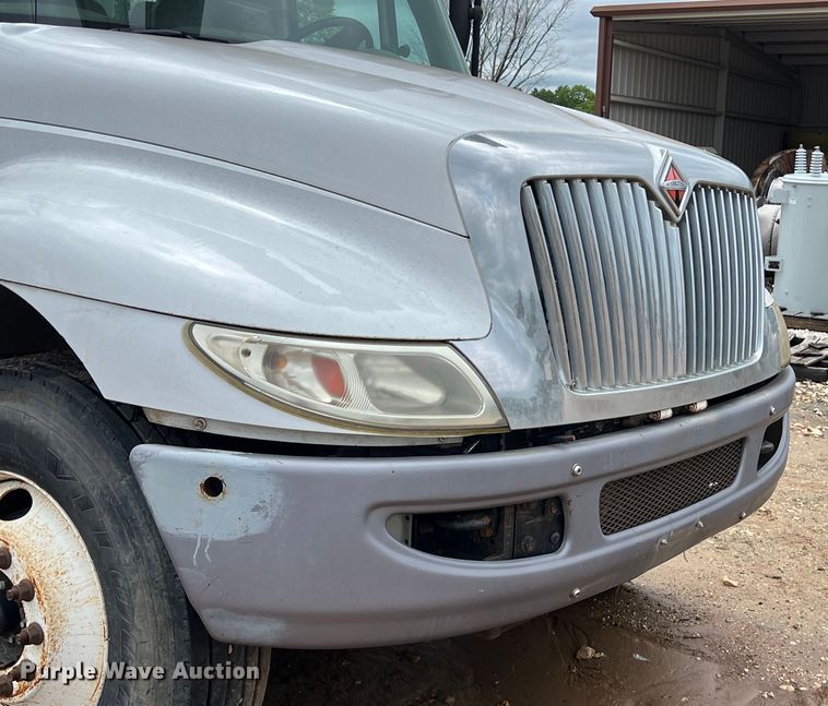 image for item DS3030 2014 International  4300 bucket truck