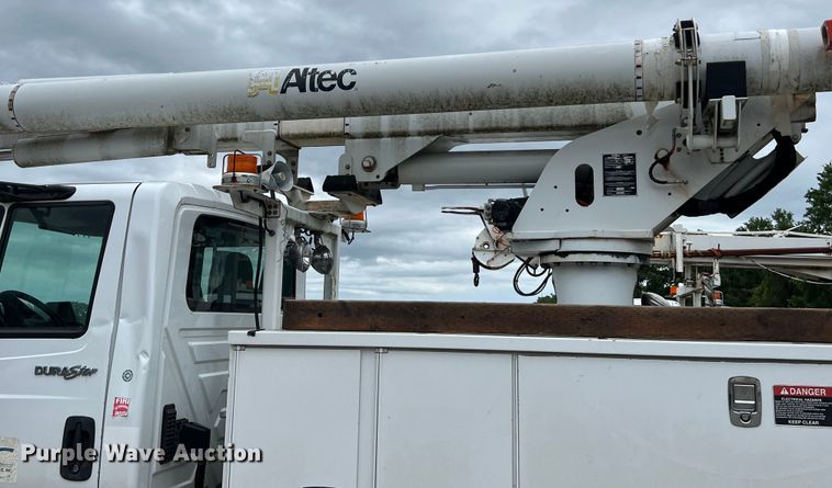 image for item DS3030 2014 International  4300 bucket truck