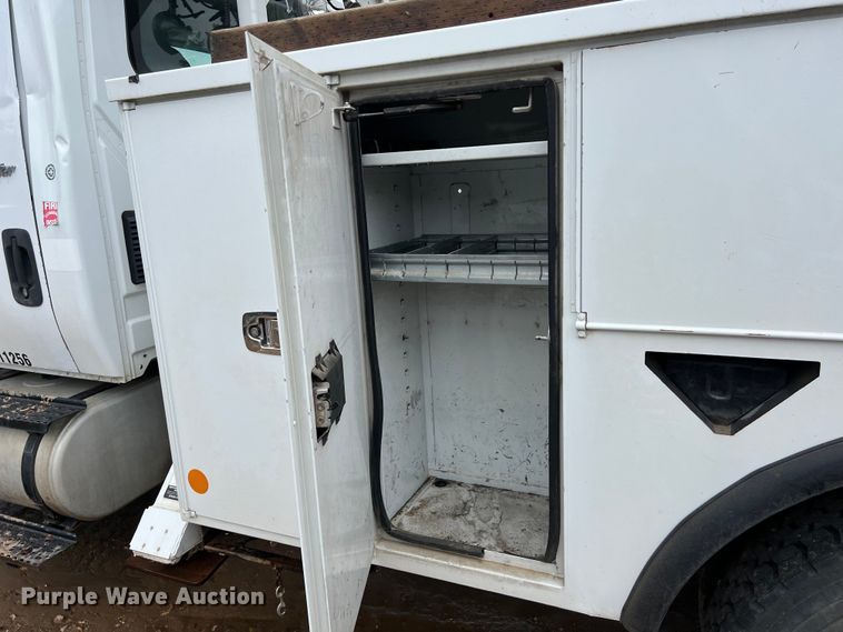 image for item DS3030 2014 International  4300 bucket truck