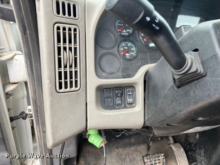 image for item DS3030 2014 International  4300 bucket truck