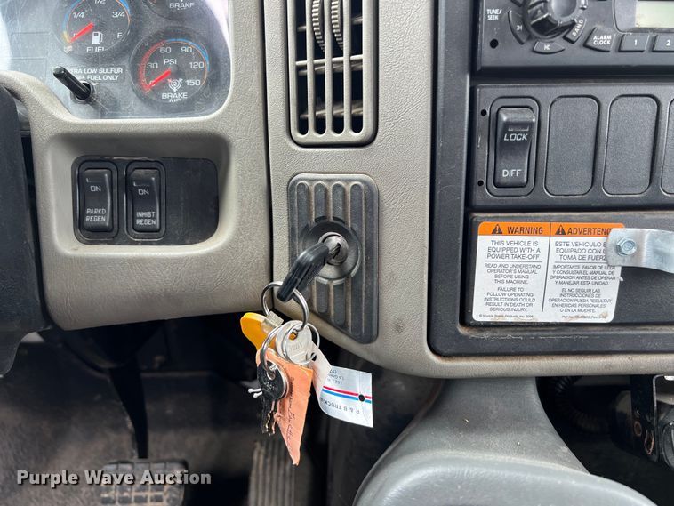 image for item DS3030 2014 International  4300 bucket truck