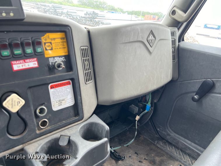 image for item DS3030 2014 International  4300 bucket truck