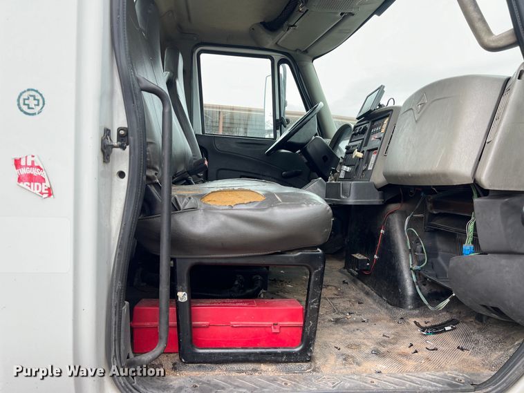 image for item DS3030 2014 International  4300 bucket truck