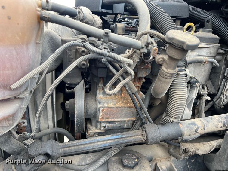 image for item DS3030 2014 International  4300 bucket truck