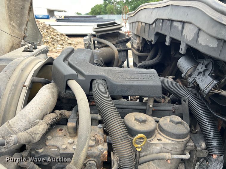 image for item DS3030 2014 International  4300 bucket truck