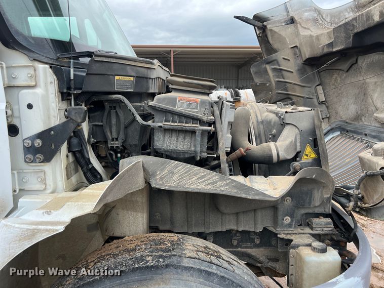 image for item DS3030 2014 International  4300 bucket truck