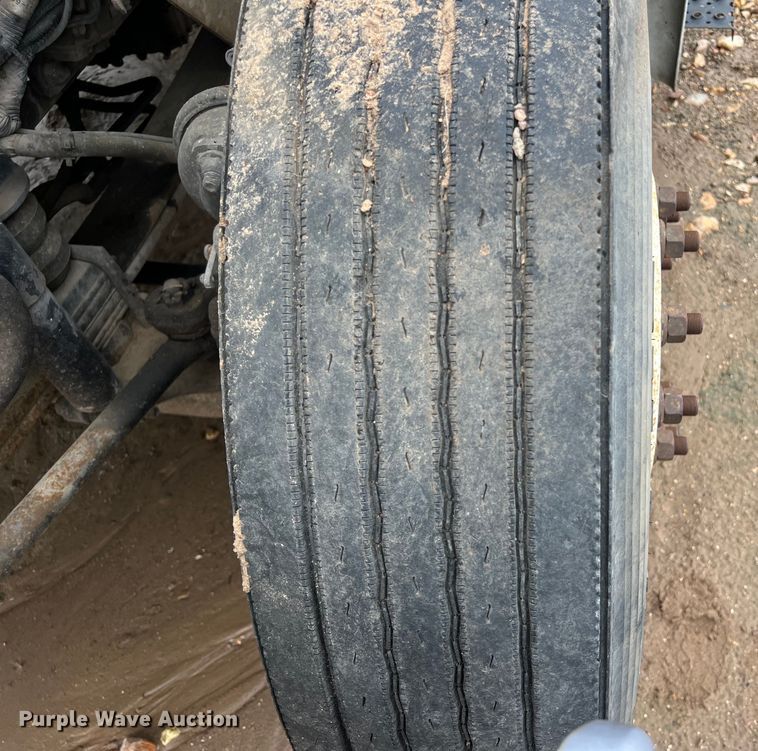 image for item DS3030 2014 International  4300 bucket truck