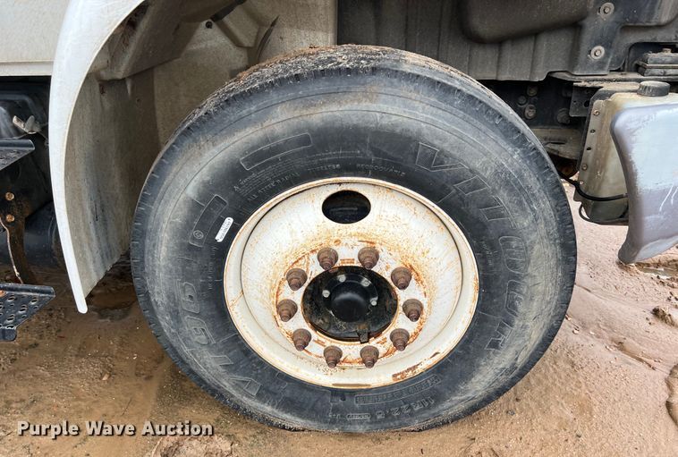 image for item DS3030 2014 International  4300 bucket truck