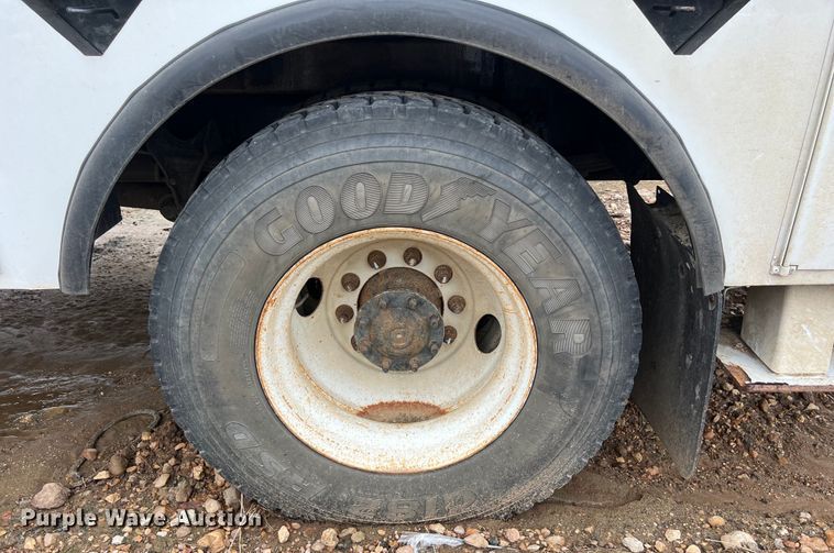 image for item DS3030 2014 International  4300 bucket truck