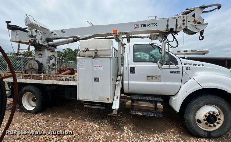 image for item DS3031 2008 Ford F750 Super Duty digger derrick truck
