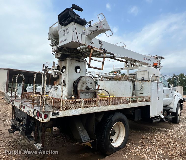 image for item DS3031 2008 Ford F750 Super Duty digger derrick truck