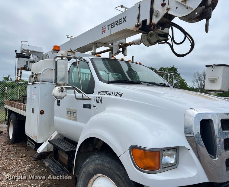 image for item DS3031 2008 Ford F750 Super Duty digger derrick truck