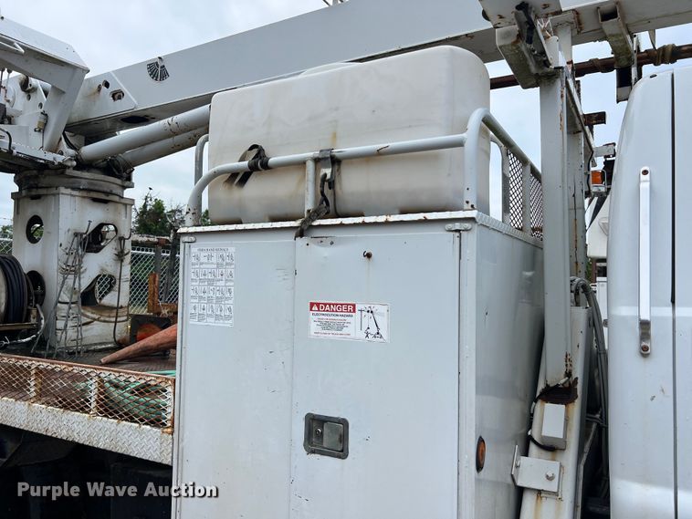 image for item DS3031 2008 Ford F750 Super Duty digger derrick truck