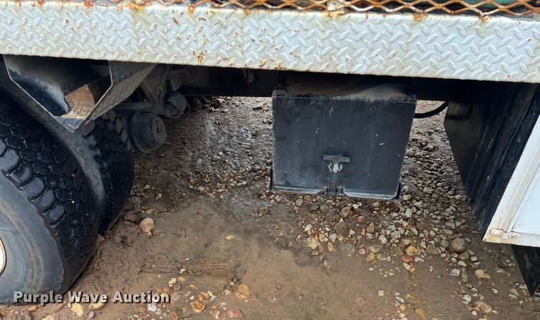 image for item DS3031 2008 Ford F750 Super Duty digger derrick truck