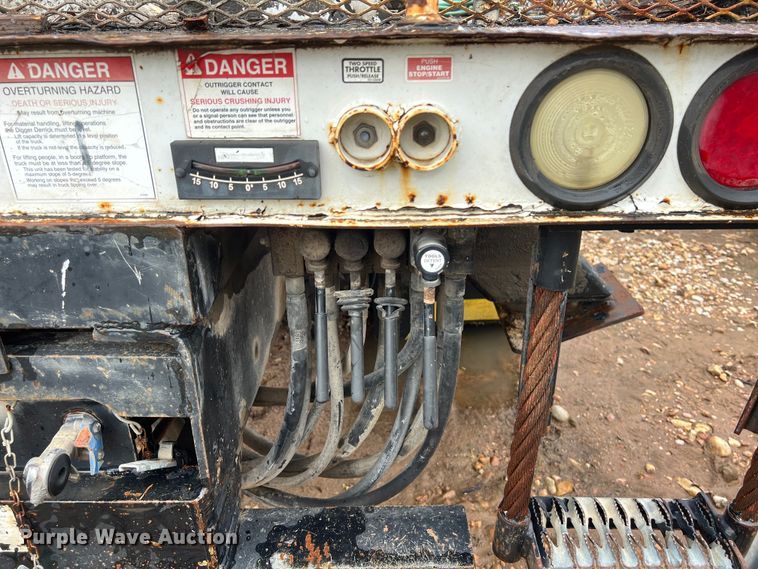 image for item DS3031 2008 Ford F750 Super Duty digger derrick truck