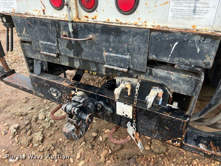 image for item DS3031 2008 Ford F750 Super Duty digger derrick truck