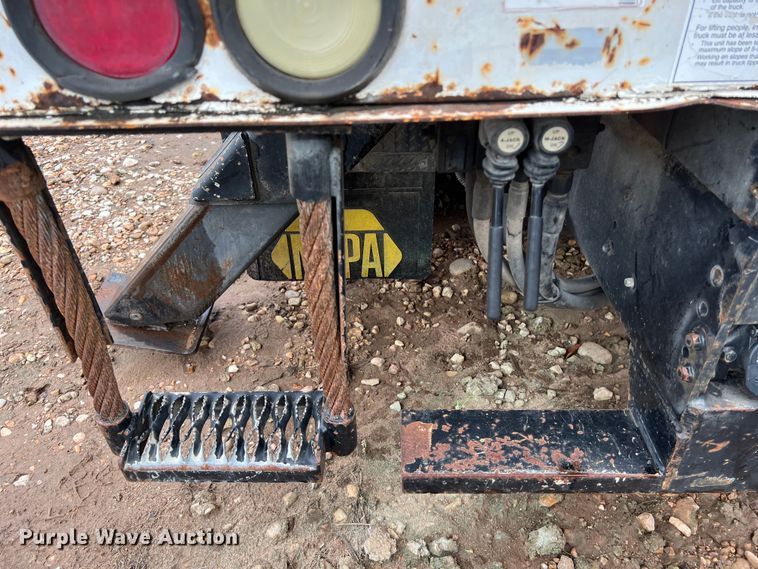 image for item DS3031 2008 Ford F750 Super Duty digger derrick truck