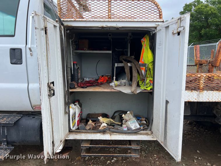 image for item DS3031 2008 Ford F750 Super Duty digger derrick truck