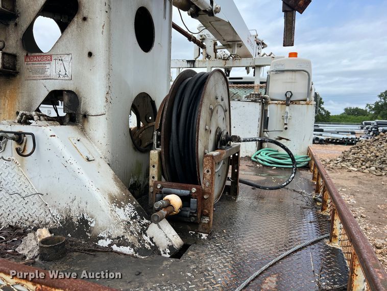 image for item DS3031 2008 Ford F750 Super Duty digger derrick truck