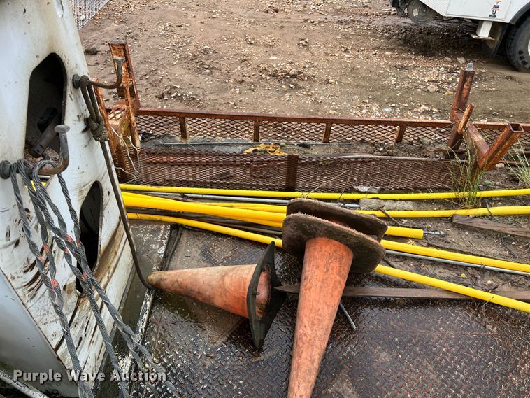 image for item DS3031 2008 Ford F750 Super Duty digger derrick truck