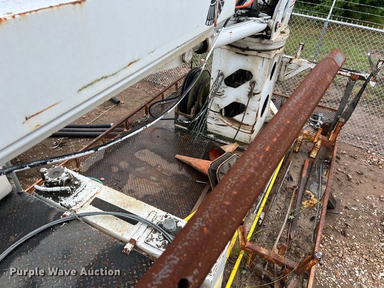 image for item DS3031 2008 Ford F750 Super Duty digger derrick truck