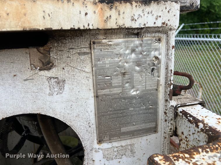 image for item DS3031 2008 Ford F750 Super Duty digger derrick truck