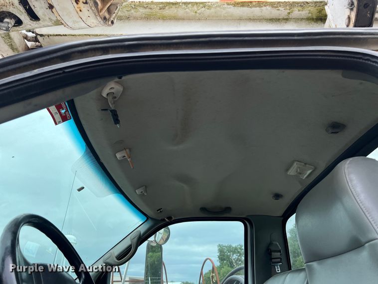 image for item DS3031 2008 Ford F750 Super Duty digger derrick truck