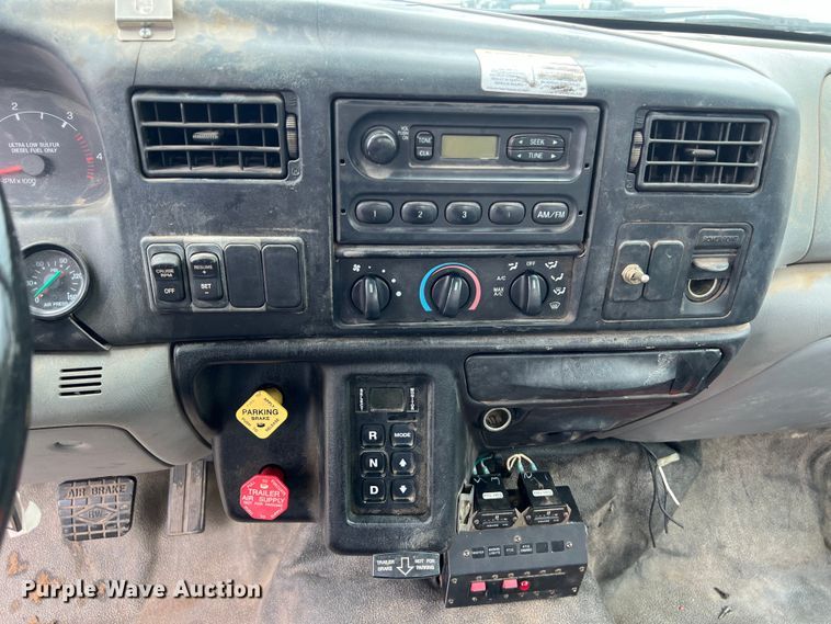 image for item DS3031 2008 Ford F750 Super Duty digger derrick truck