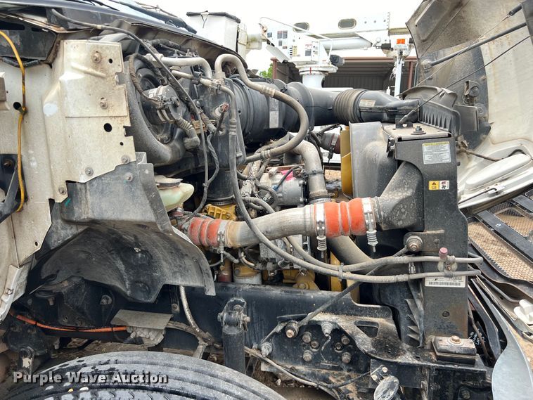 image for item DS3031 2008 Ford F750 Super Duty digger derrick truck