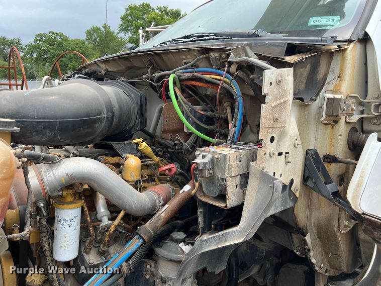 image for item DS3031 2008 Ford F750 Super Duty digger derrick truck