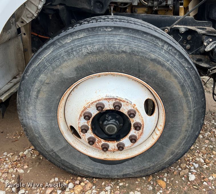 image for item DS3031 2008 Ford F750 Super Duty digger derrick truck