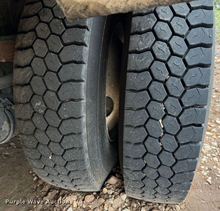 image for item DS3031 2008 Ford F750 Super Duty digger derrick truck