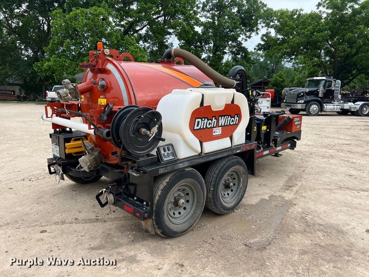image for item DS3035 2021 Ditch Witch  HX30G vacuum excavator
