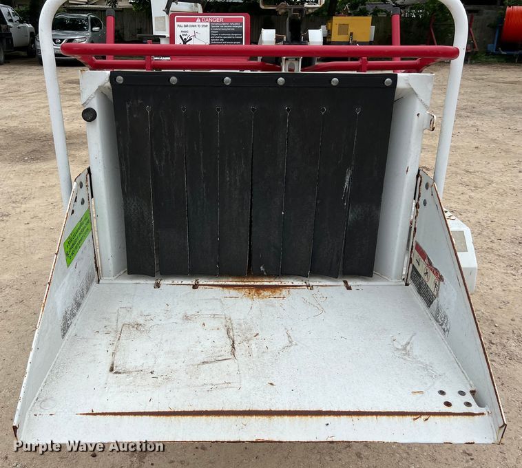 image for item DS3036 2013 Altec DC610 wood chipper