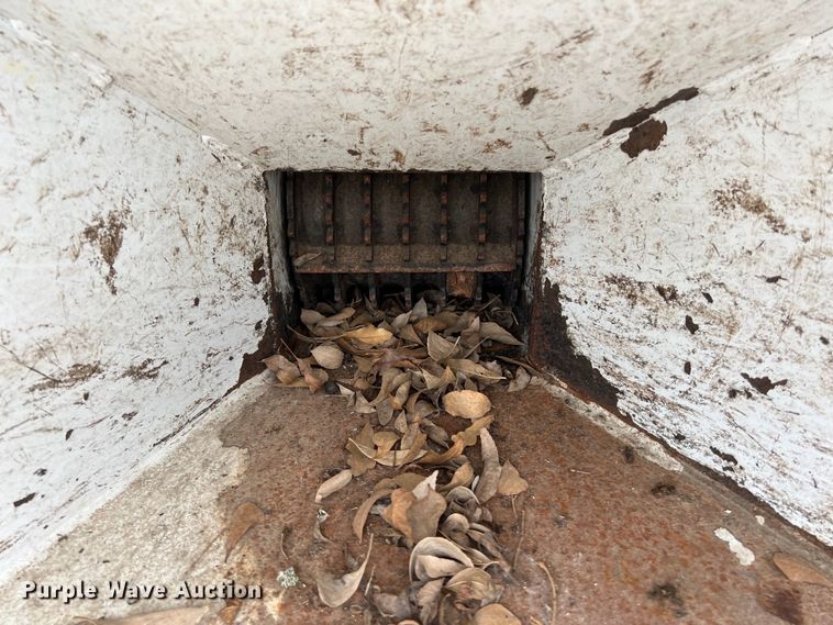 image for item DS3036 2013 Altec DC610 wood chipper