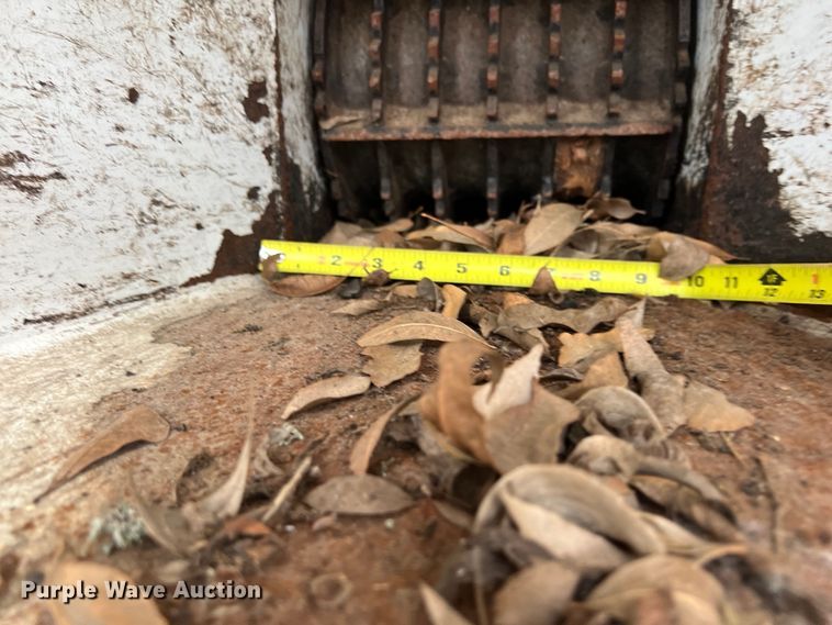 image for item DS3036 2013 Altec DC610 wood chipper