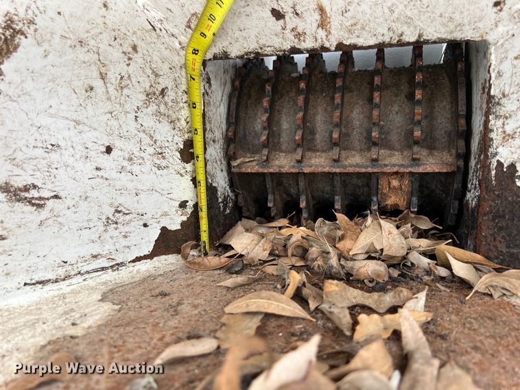 image for item DS3036 2013 Altec DC610 wood chipper