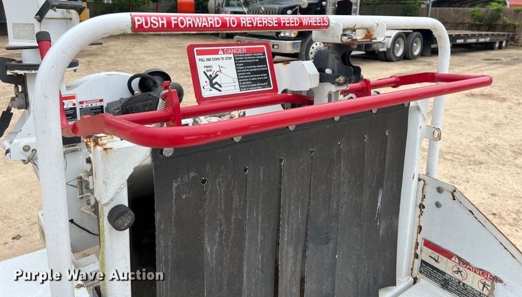 image for item DS3036 2013 Altec DC610 wood chipper