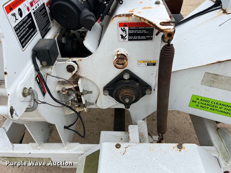 image for item DS3036 2013 Altec DC610 wood chipper