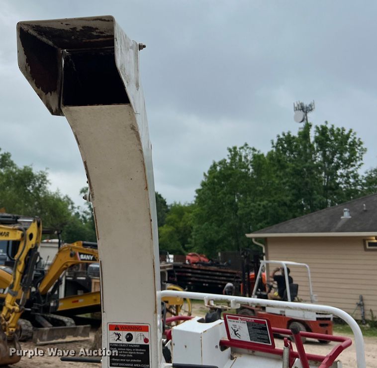 image for item DS3036 2013 Altec DC610 wood chipper