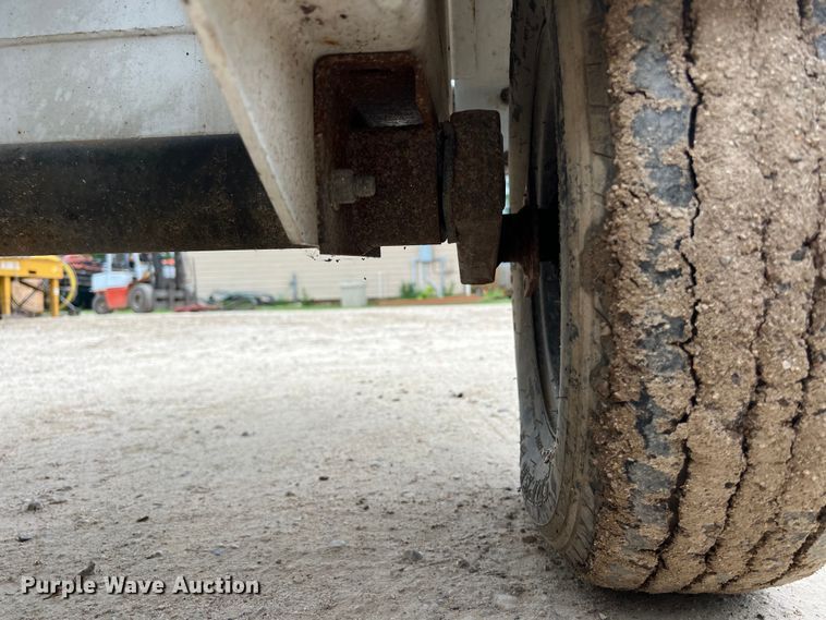 image for item DS3036 2013 Altec DC610 wood chipper