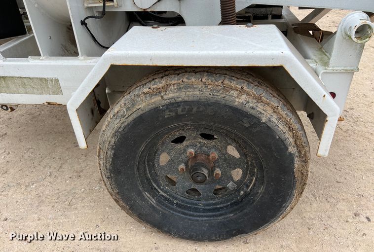 image for item DS3036 2013 Altec DC610 wood chipper