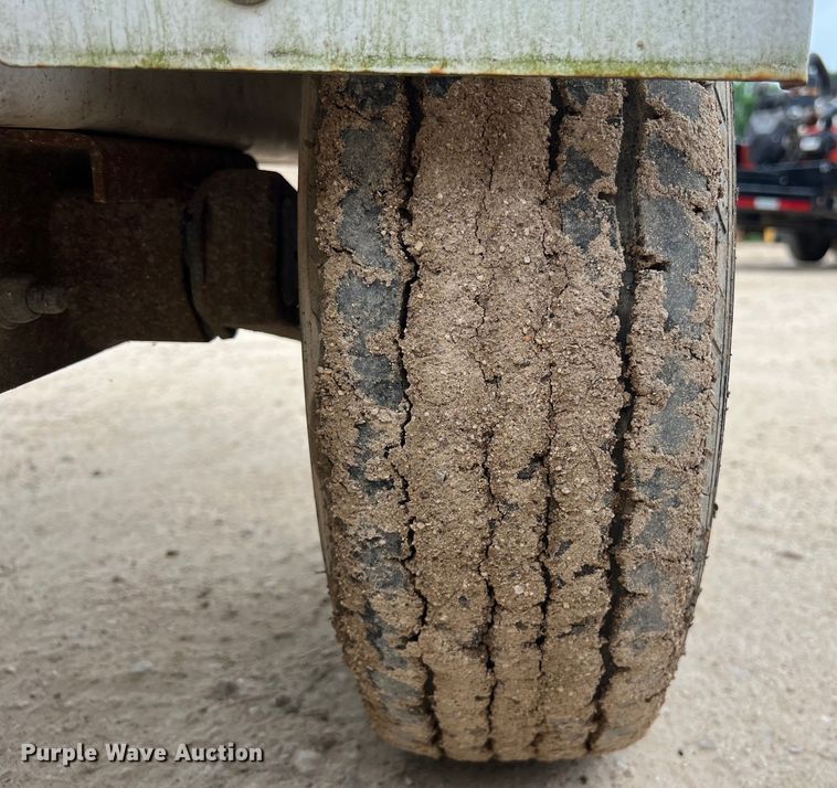 image for item DS3036 2013 Altec DC610 wood chipper