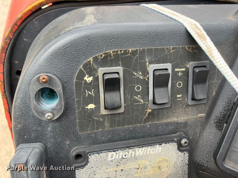 image for item DS3046 2004 Ditch Witch  JT1220 Mach 1 directional boring unit