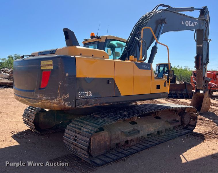 image for item DS3047 2012 Volvo  EC220DL excavator