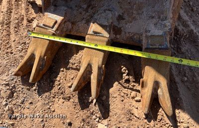 image for item DS3047 2012 Volvo  EC220DL excavator