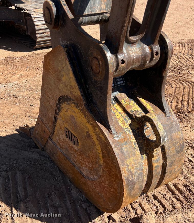 image for item DS3047 2012 Volvo  EC220DL excavator